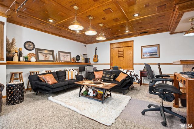 1133 W BROOKFOREST Drive, Peoria, IL 61615