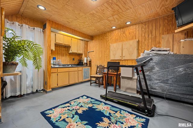 1133 W BROOKFOREST Drive, Peoria, IL 61615