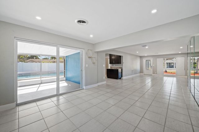 1900 SW 33rd Avenue, Fort Lauderdale, FL 33312