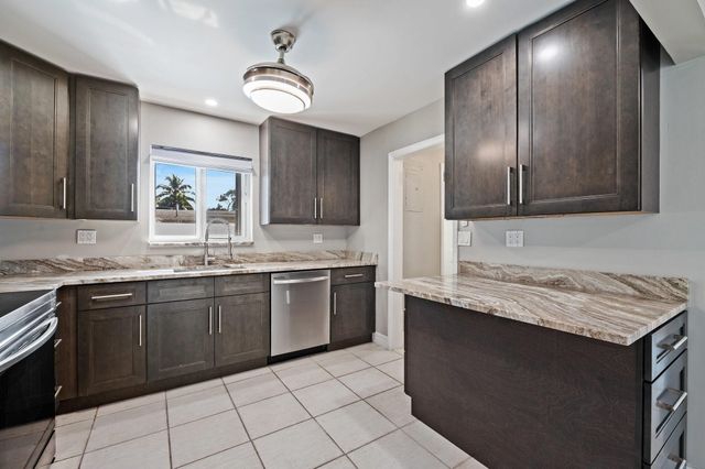 1900 SW 33rd Avenue, Fort Lauderdale, FL 33312
