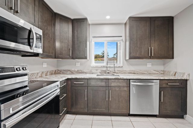 1900 SW 33rd Avenue, Fort Lauderdale, FL 33312