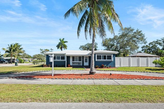 1900 SW 33rd Avenue, Fort Lauderdale, FL 33312
