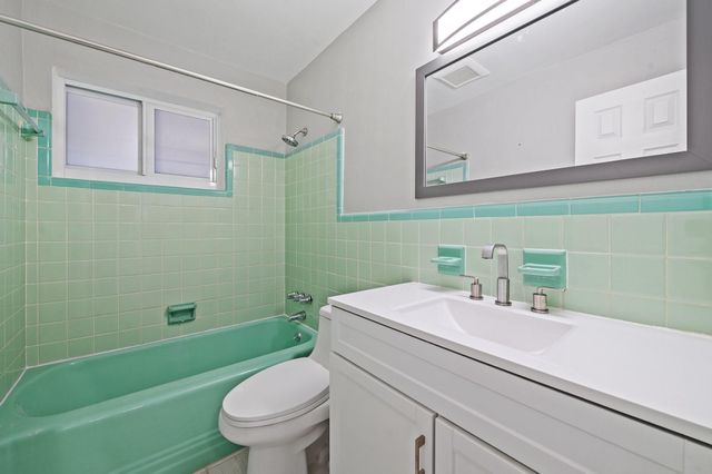 1900 SW 33rd Avenue, Fort Lauderdale, FL 33312