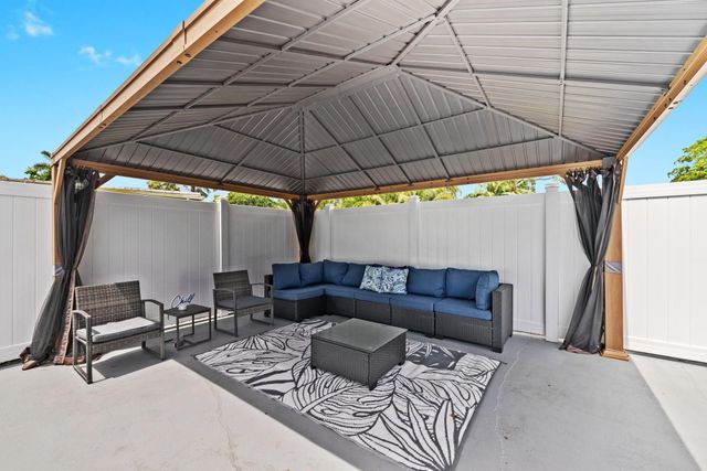 1900 SW 33rd Avenue, Fort Lauderdale, FL 33312