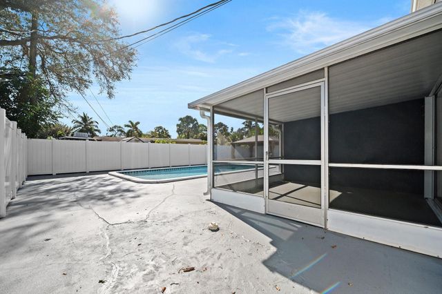 1900 SW 33rd Avenue, Fort Lauderdale, FL 33312