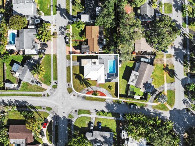 1900 SW 33rd Avenue, Fort Lauderdale, FL 33312