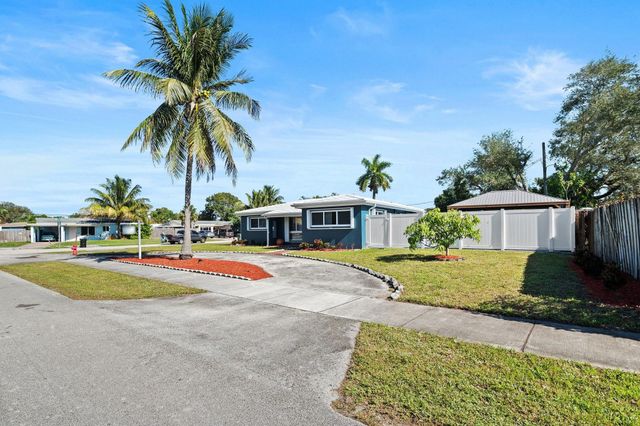 1900 SW 33rd Avenue, Fort Lauderdale, FL 33312