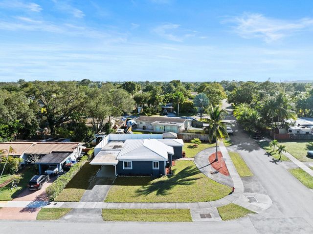 1900 SW 33rd Avenue, Fort Lauderdale, FL 33312