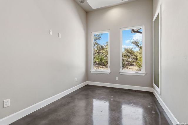 922 MAXIMINO RIDGE RD, Bulverde, TX 78163