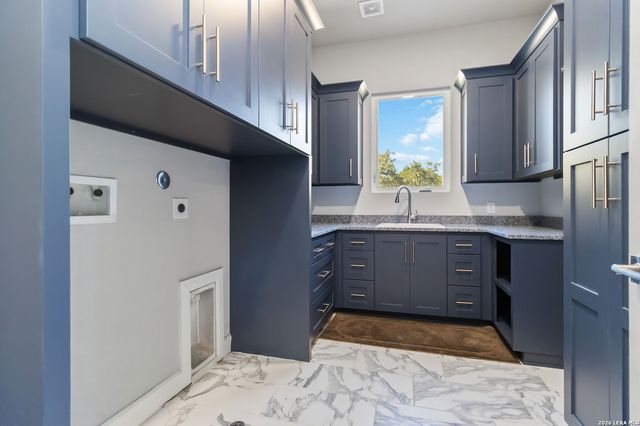 922 MAXIMINO RIDGE RD, Bulverde, TX 78163