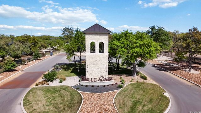 922 MAXIMINO RIDGE RD, Bulverde, TX 78163