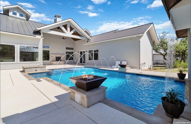 922 MAXIMINO RIDGE RD, Bulverde, TX 78163