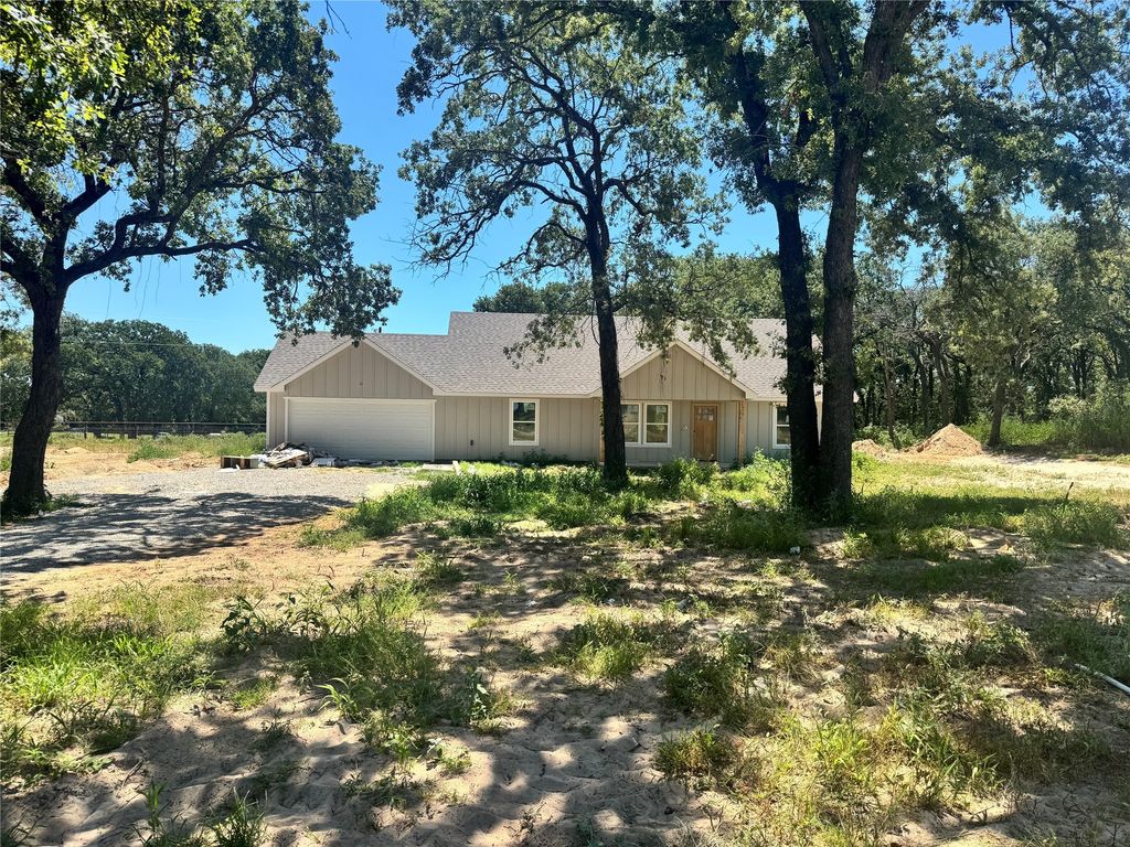 181 Agnes Circle, Springtown, TX 76082
