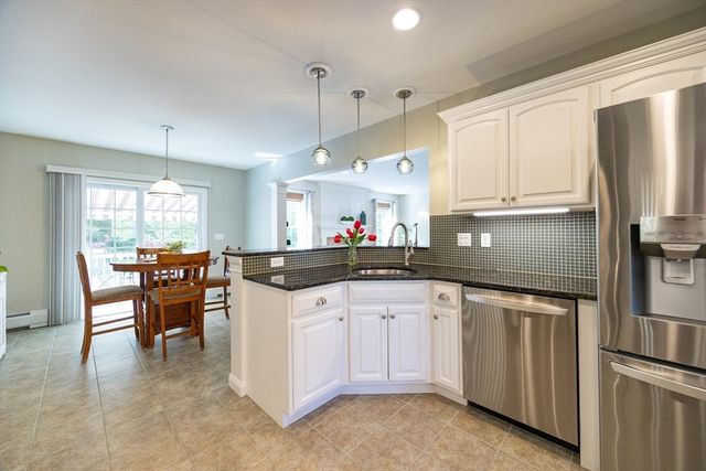 2660 Courtlyn Rd, Dighton, MA 02715