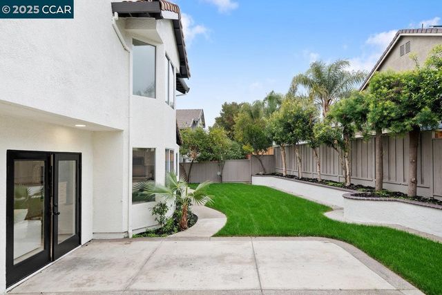 1856 Pelican Ct, Tracy, CA 95376