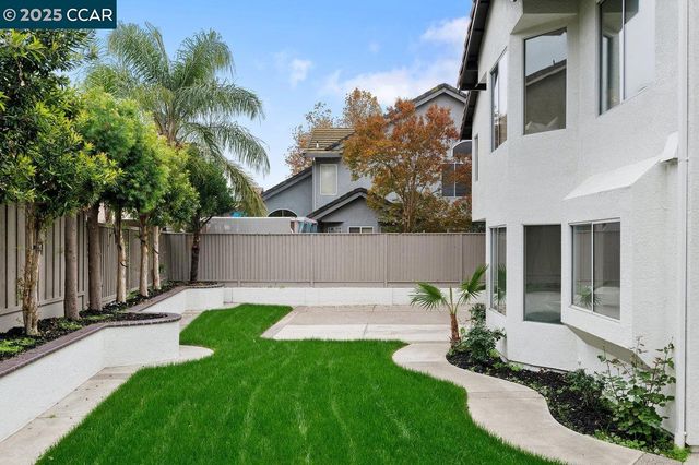 1856 Pelican Ct, Tracy, CA 95376