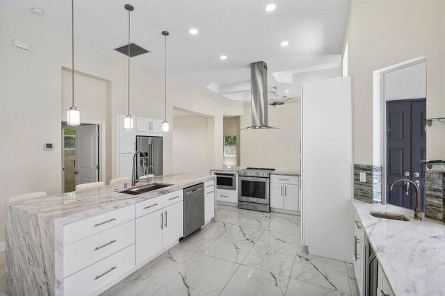 50 Lake Eden Drive, Boynton Beach, FL 33435