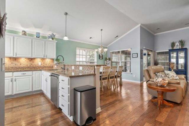 425 Kessinger Dr., Myrtle Beach, SC 29575