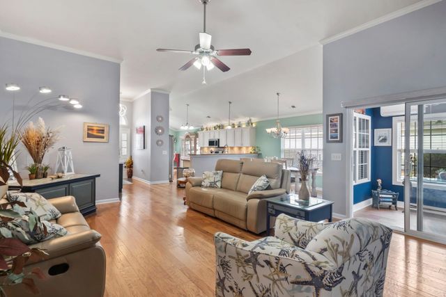 425 Kessinger Dr., Myrtle Beach, SC 29575