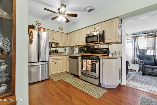 48 Haven Drive, Matawan, NJ 07747