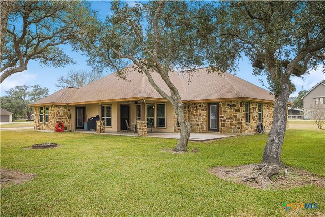 759 Richter Road, Inez, TX 77968
