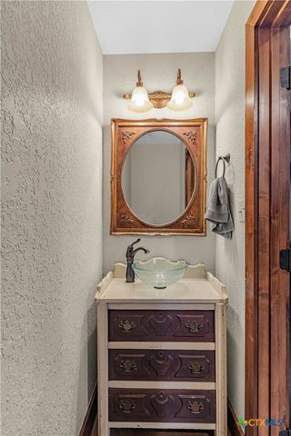 759 Richter Road, Inez, TX 77968