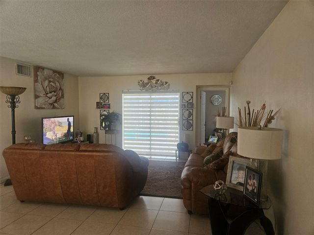 7733 Embassy Boulevard, Miramar, FL 33023