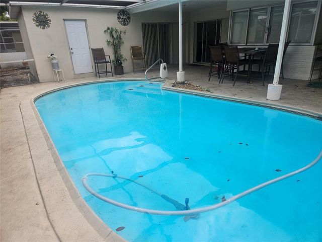 7733 Embassy Boulevard, Miramar, FL 33023