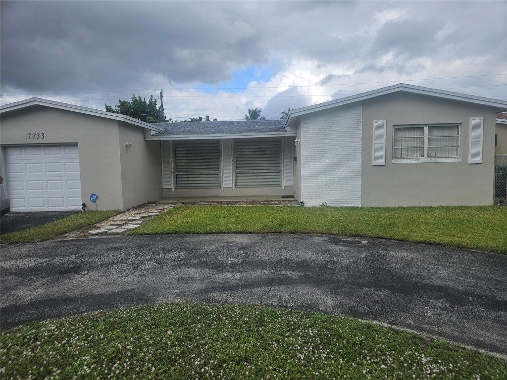 7733 Embassy Boulevard, Miramar, FL 33023