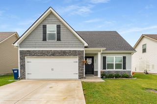 2804 Valley Farms Dr, Christiana, TN 37037