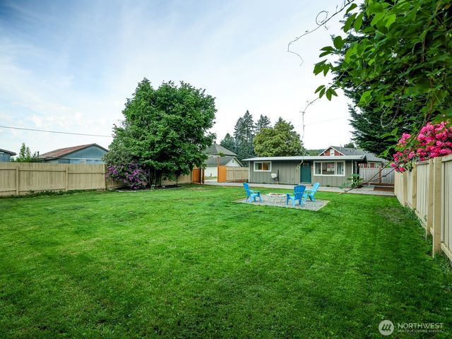 31952 W Bagwell Street, Carnation, WA 98014