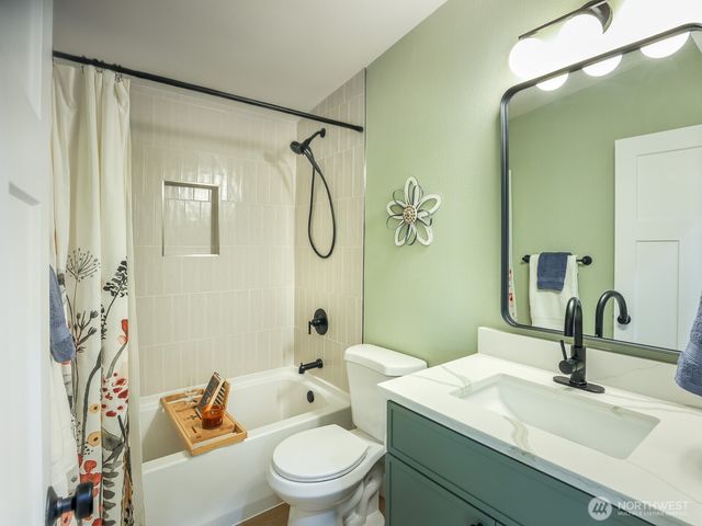 31952 W Bagwell Street, Carnation, WA 98014