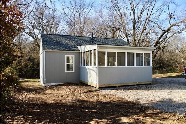 1505 Valley Road, Kansas City, KS 66102