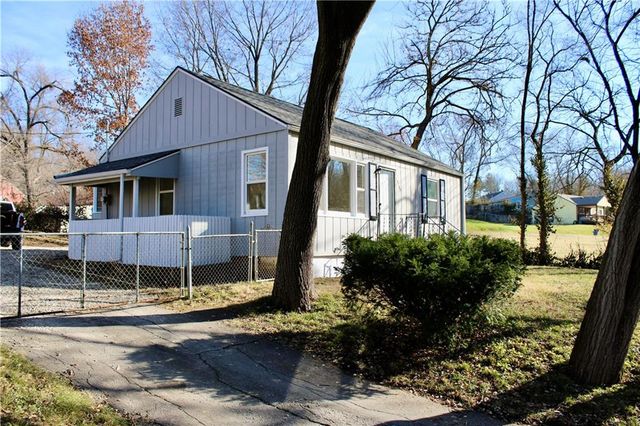 1505 Valley Road, Kansas City, KS 66102