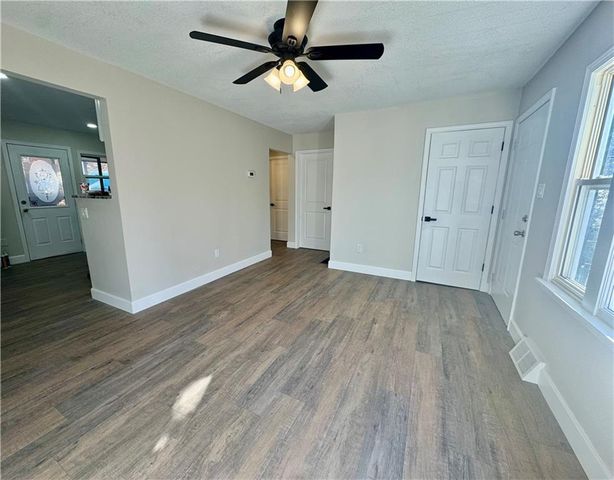 1505 Valley Road, Kansas City, KS 66102