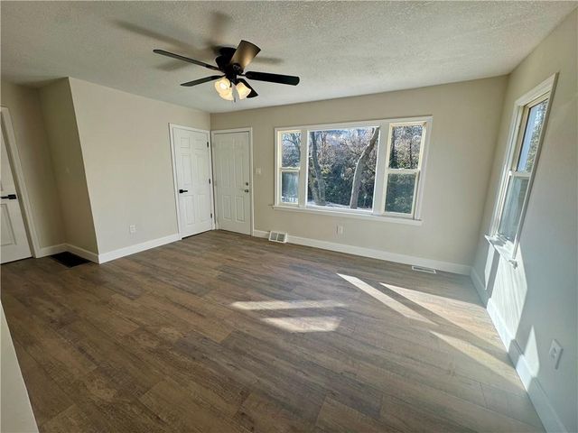 1505 Valley Road, Kansas City, KS 66102