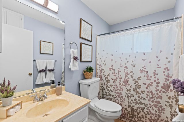 13023 Larkyorke St, San Antonio, TX 78233