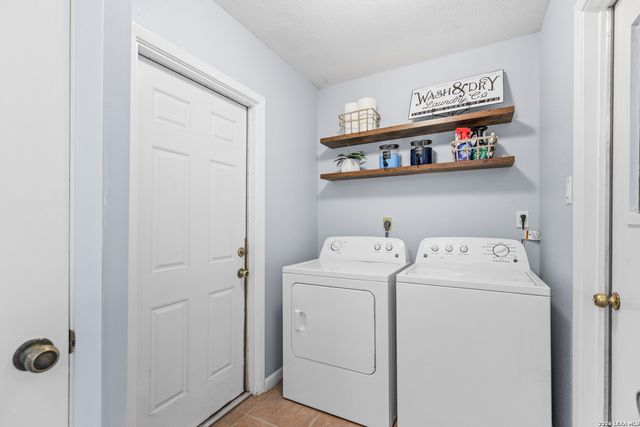 13023 Larkyorke St, San Antonio, TX 78233