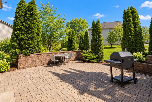 829 Lindsey Lane, Bolingbrook, IL 60440