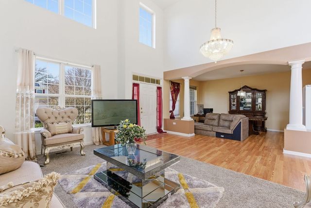 829 Lindsey Lane, Bolingbrook, IL 60440