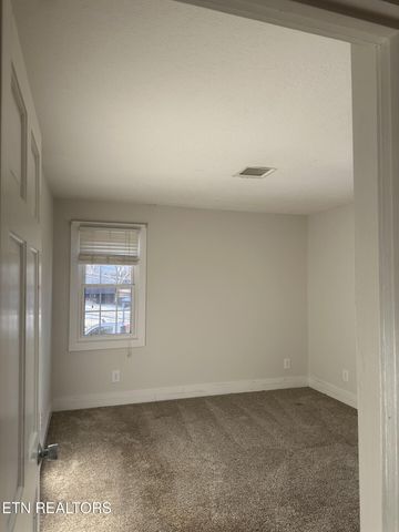 142 W Norris Rd, Norris, TN 37828