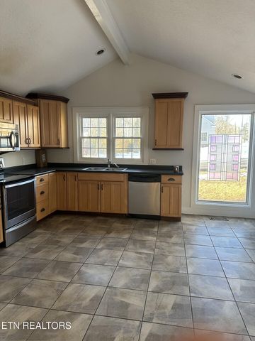 142 W Norris Rd, Norris, TN 37828