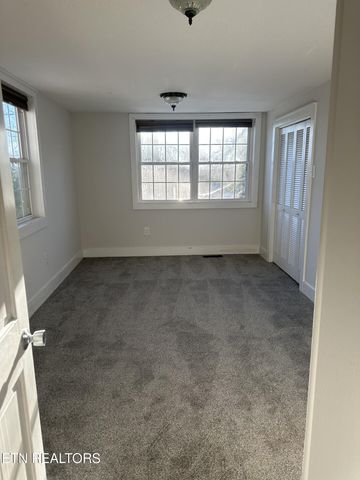 142 W Norris Rd, Norris, TN 37828