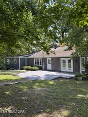142 W Norris Rd, Norris, TN 37828
