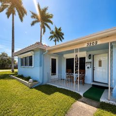 3202 Pierce Street, Hollywood, FL 33021