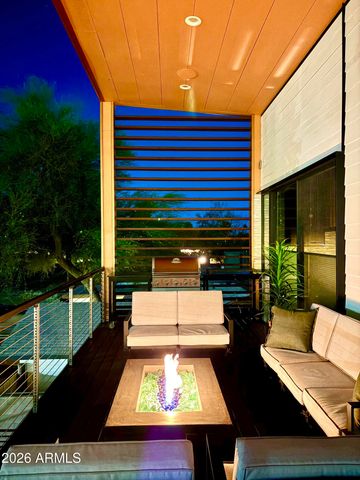900 S UNA Avenue, Tempe, AZ 85281