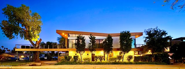 900 S UNA Avenue, Tempe, AZ 85281