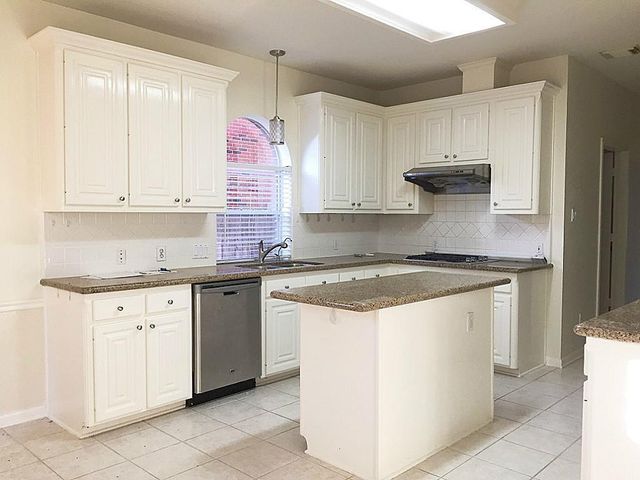 17503 Sunny Trail Lane, Sugar Land, TX 77479