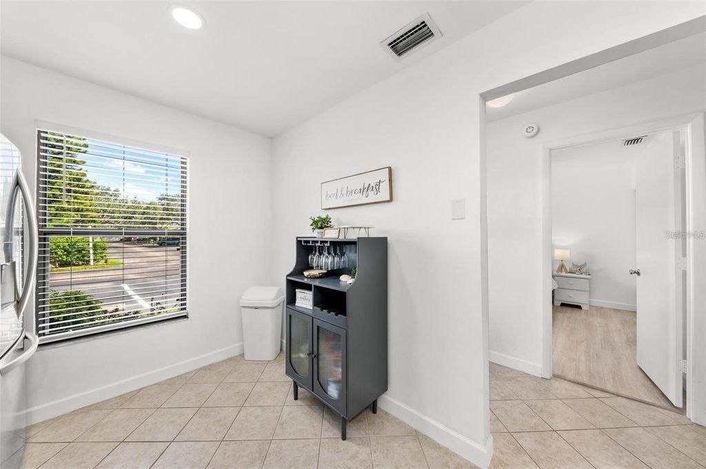 Image 3 of property listing at 6050 28TH STREET W B, Bradenton, FL 34207