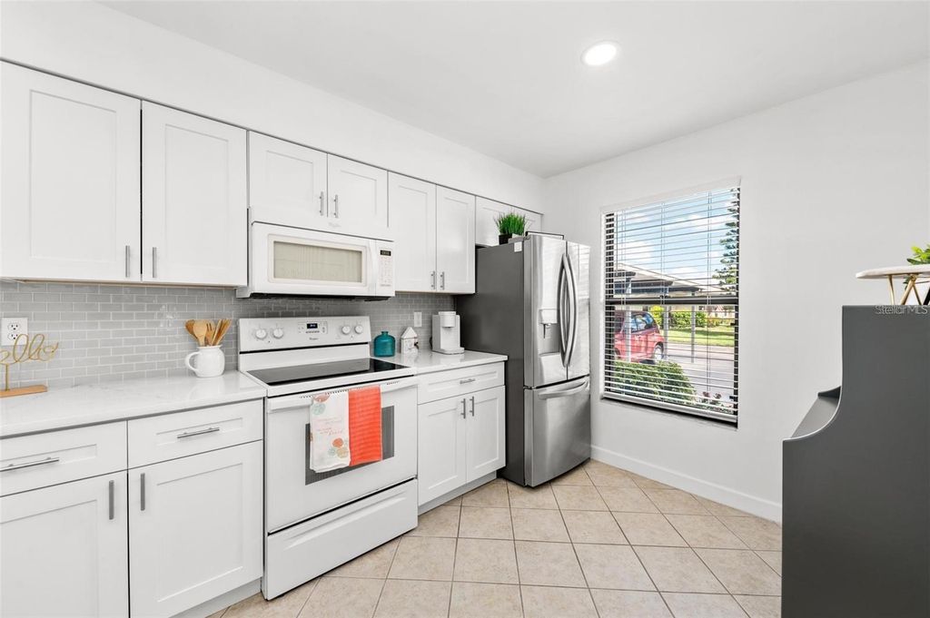 Image 21 of property listing at 6050 28TH STREET W B, Bradenton, FL 34207